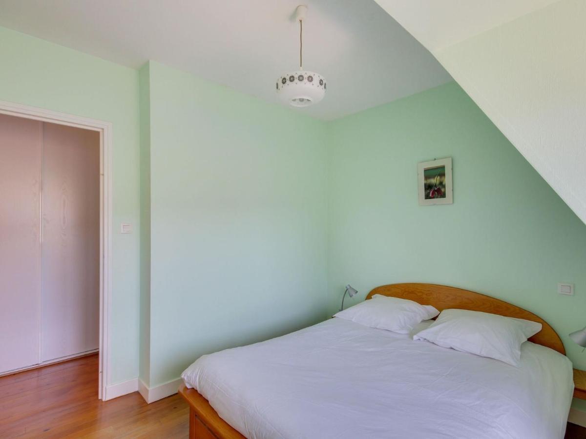Beautiful Villa In The Parc Des Volcans D Auvergne Vic-sur-Cère Екстериор снимка