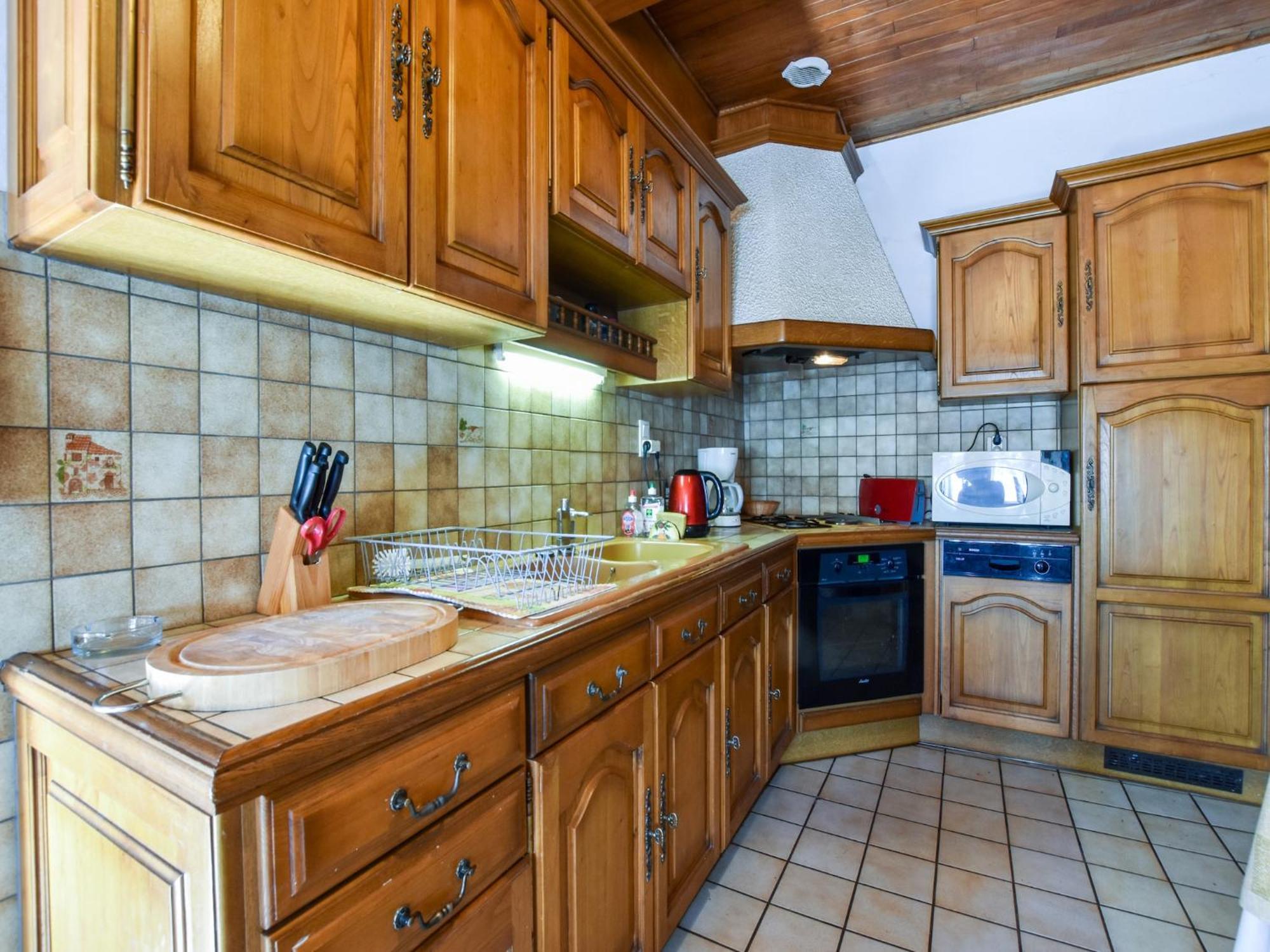 Beautiful Villa In The Parc Des Volcans D Auvergne Vic-sur-Cère Екстериор снимка